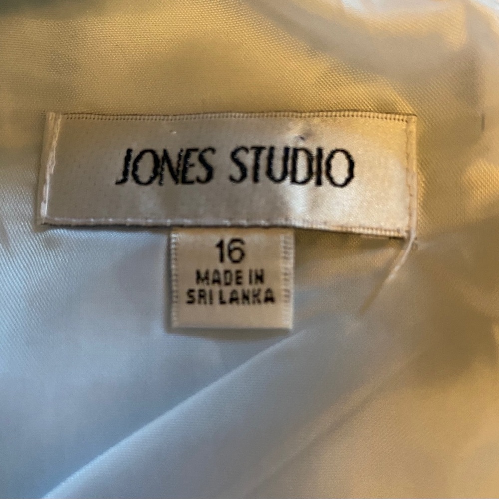 Jones Studio White & Blue Patterned Sleeveless Be… - image 3